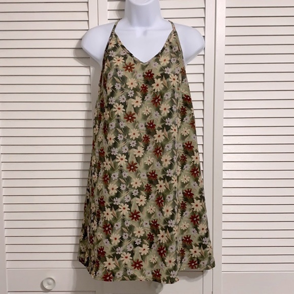 Urban life Dresses & Skirts - VINTAGE Urban life adjustable back dress!!